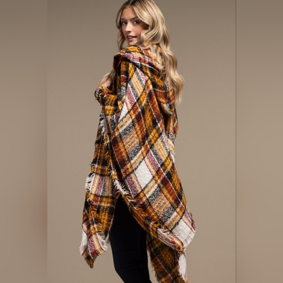 Hooded Ruana Yarn Dye Plaid - Bottom Short Fringe - Mocha & White Color Scheme - Picture 2 of 6